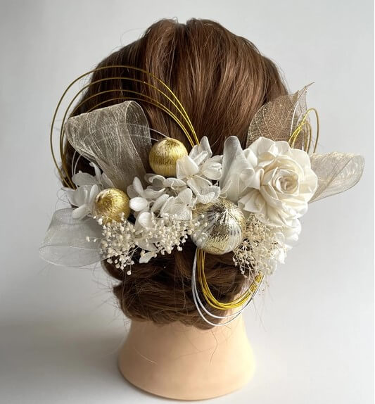 透けるリボンとフラワーの髪飾り