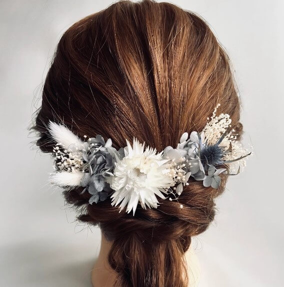 ホワイト×ブルーグレードライフラワーとプリザーブドフラワーの髪飾り